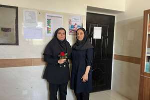 تقدیر و تشکر از  کارشناس نخبه ی دارای خانواده باشکوه شبکه بهداشت و درمان شهرستان سروستان